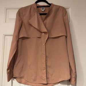 Anne Klein Peach Button-Up Blouse in size small (Like New!)
